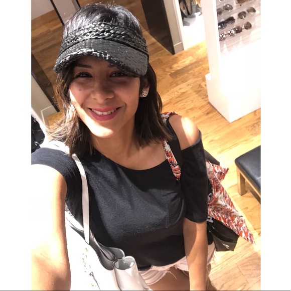 Meet your Posher, Martha - Picture 4 of 4